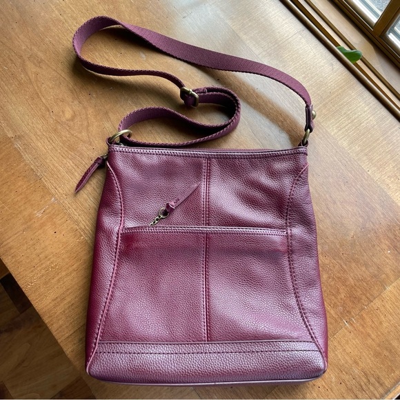 The Sak Burgundy Pebbled Leather Crossbody Bag with Adjustable Webbing Strap - Picture 3 of 12